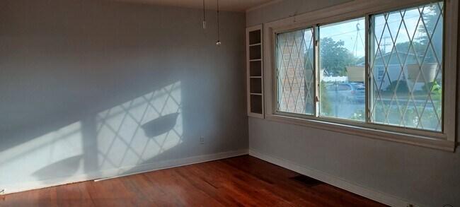 Hard wood floor - 210 N Penn St
