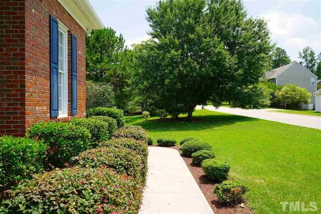 Building Photo - 1201 Linden Ridge Dr
