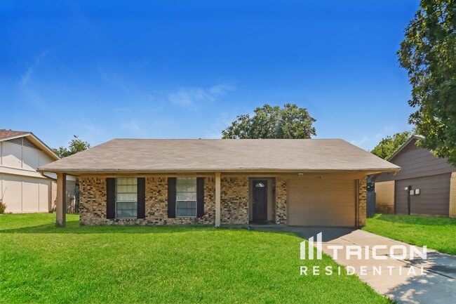 Building Photo - 1718 Kingston Dr