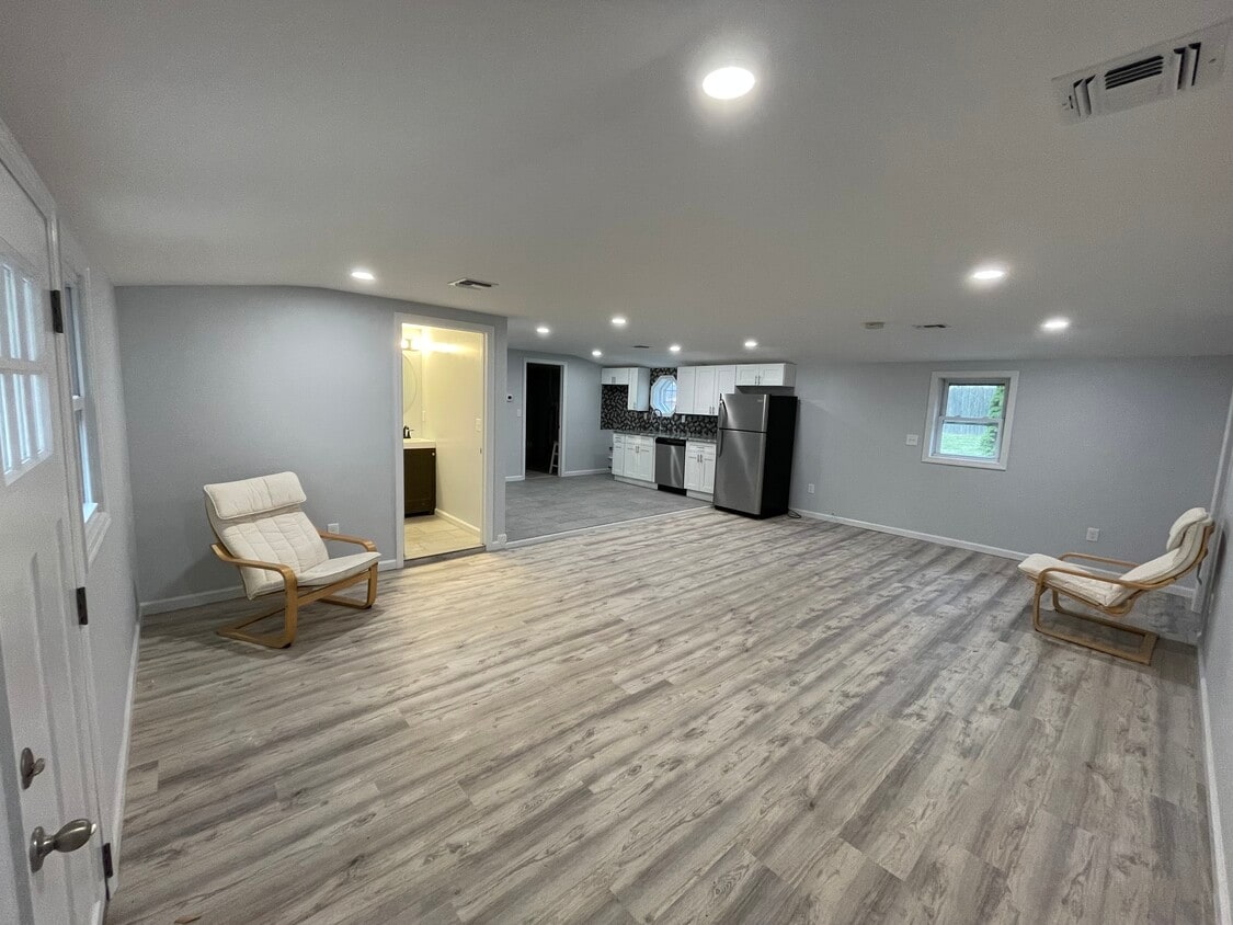 138 Merrick Rd, Farmingdale, NJ 07727 House Rental in Farmingdale, NJ