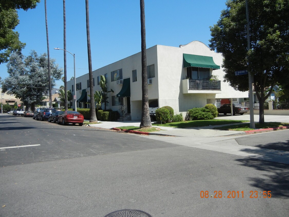 Primary Photo - 960 North Saint Andrews Place
