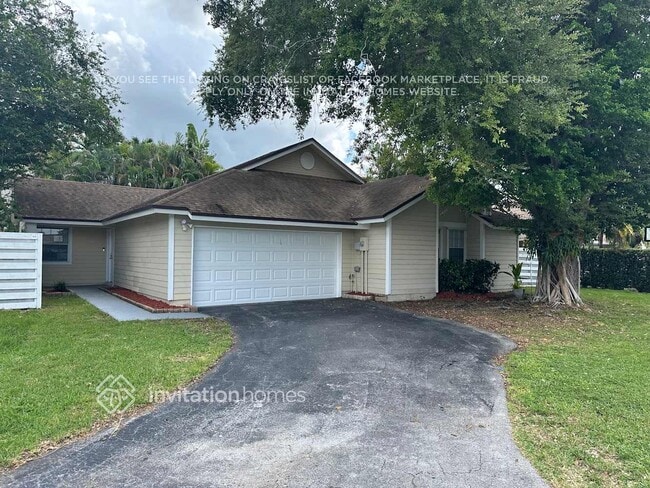 Building Photo - 10025 SW 139th Pl