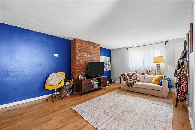 Building Photo - 4562 Rosina Way