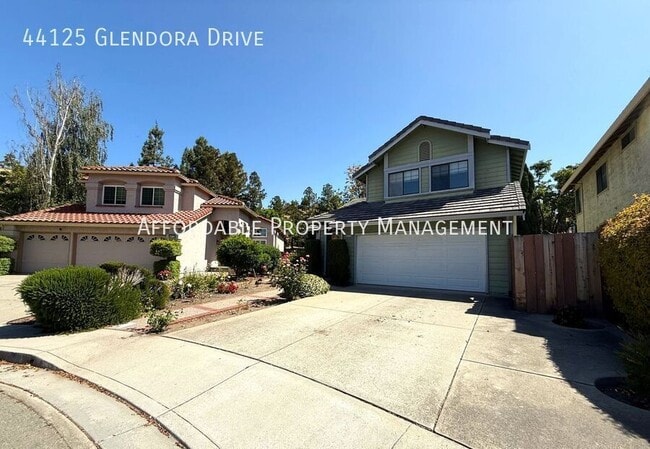 Building Photo - 44125 Glendora Dr