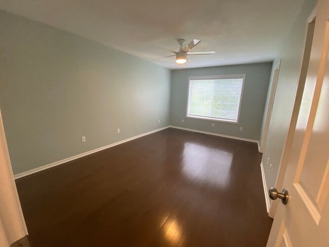 Building Photo - Beautiful Two Bedroom Townhome in Plymouth for $2,299.00/month!