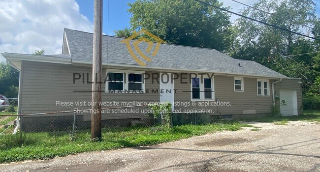 Building Photo - **MOVE IN SPECIAL - $300 off first months ...