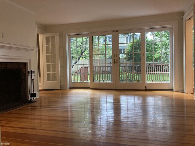 Foto del edificio - 4 br, 2 bath Duplex - 19 Appleby Rd