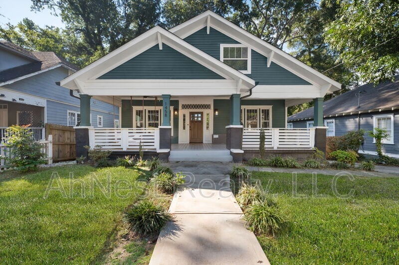 Photo - 1458 Beecher St SW