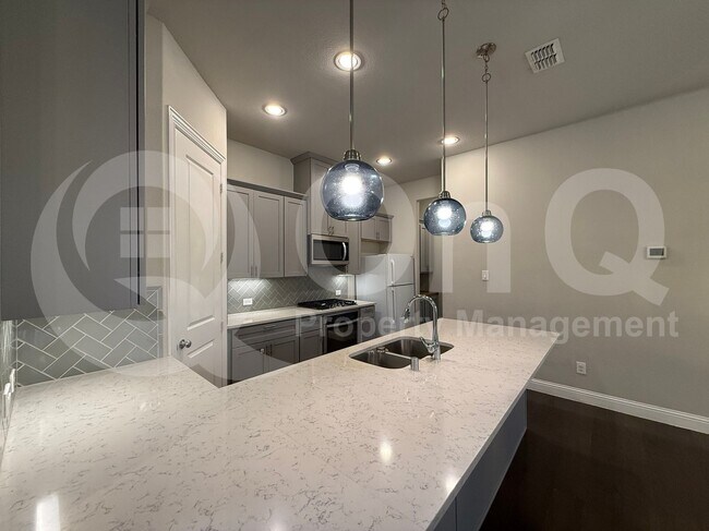 Foto del edificio - 2200 Zenith Ave