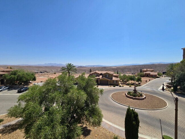 Foto del edificio - An Amazing Furnished 3 Bedroom Condo at Lake Las Vegas