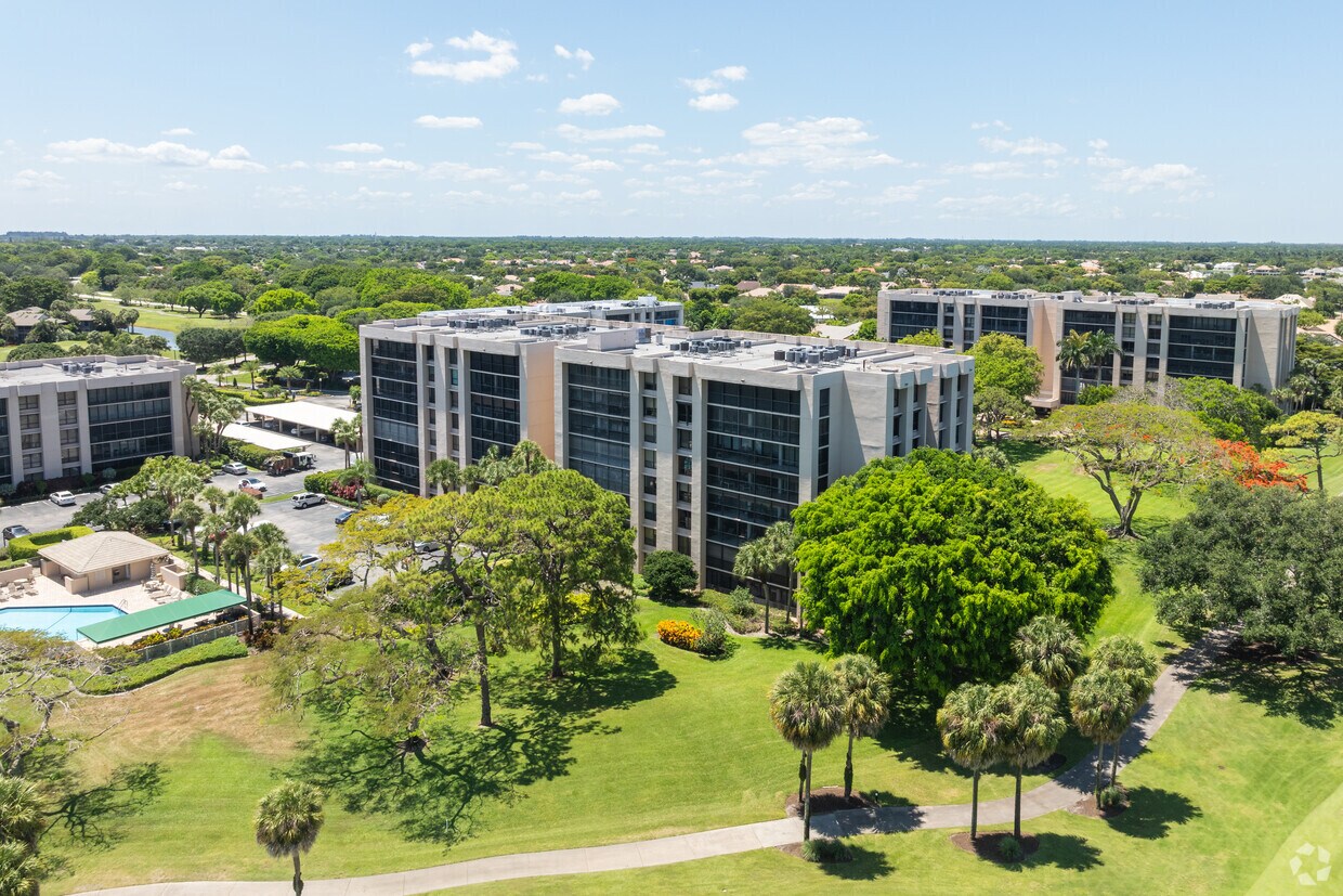 Primary - Laurel Oaks
