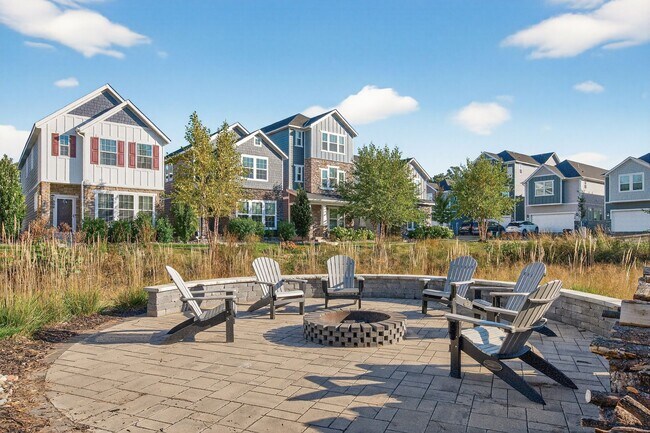 Foto del edificio - Anoka Detached Townhome