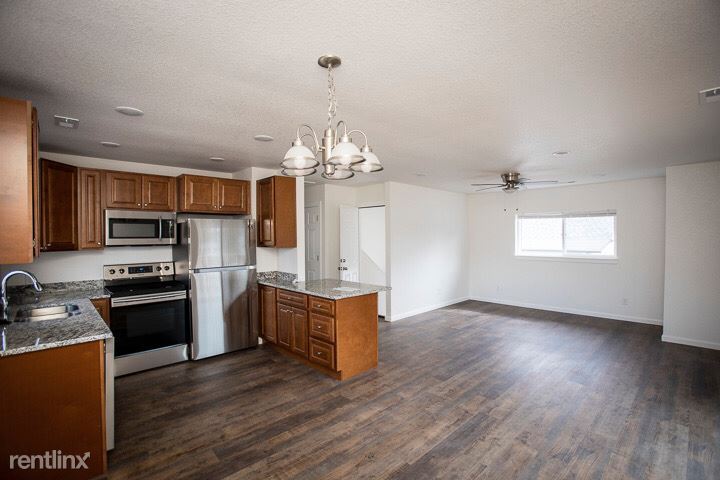 Foto principal - 2 br, 1 bath Condo - 781 E Oxford Ave