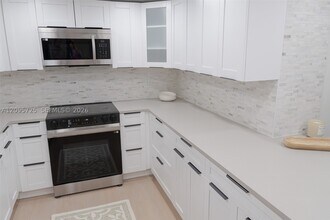 Building Photo - 3051 N Course Dr