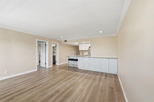 Foto del edificio - 801 NE 18th Ct