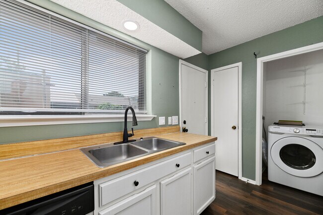 Foto del edificio - 9 E Mountain Creek Ct