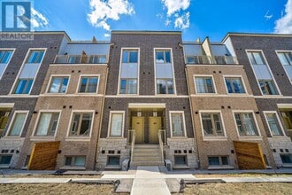 Building Photo - 151-151 Honeycrisp Cres