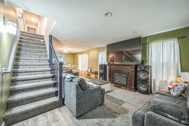 Foto del edificio - Spacious 4BR/2.5BTH House in Roseville