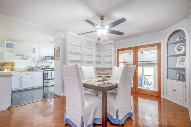 Foto del edificio - 1439 Glencoe Dr