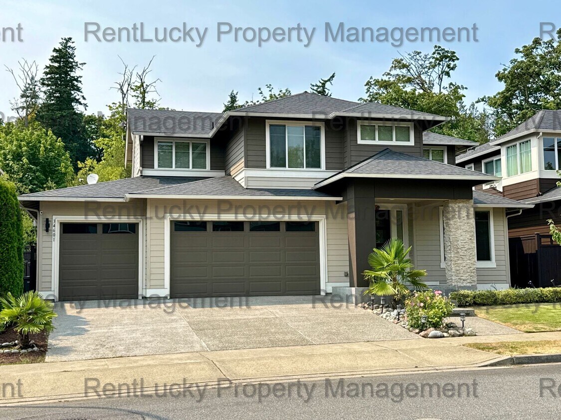 Foto principal - Stunning MainVue Home at Vista Pointe