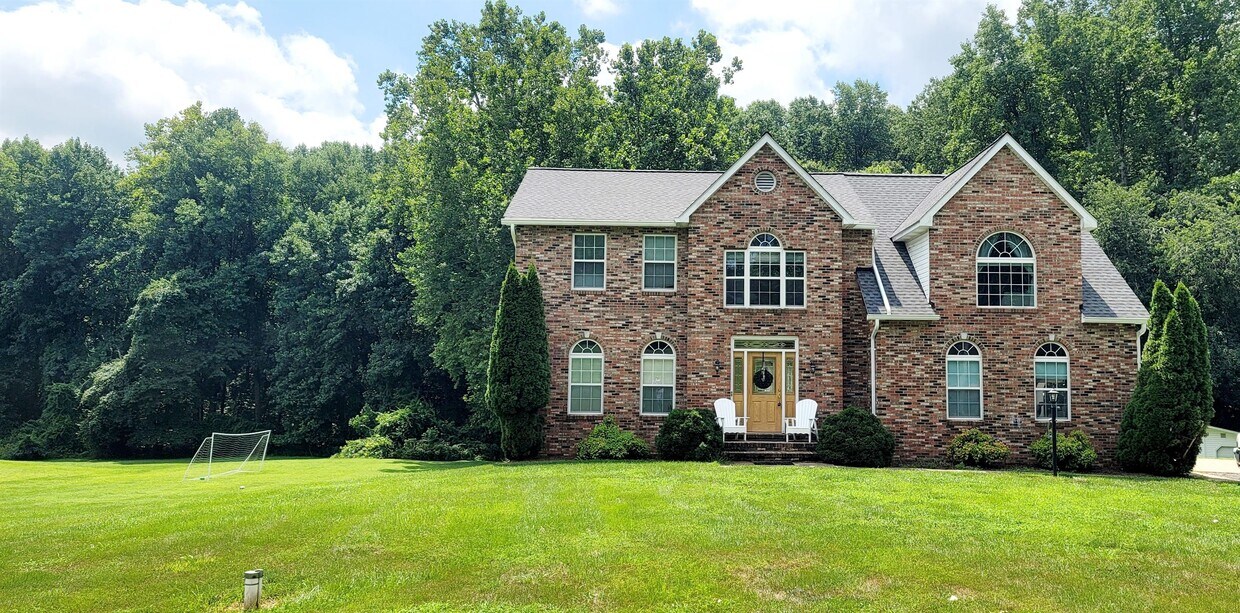 Primary Photo - 4200 Harvey Rd