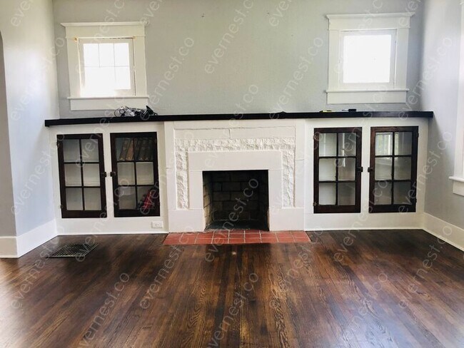 Building Photo - 204 N Hawthorne St