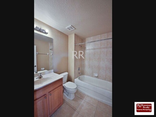 Foto del edificio - Santa Barbara Villas - Move in Special