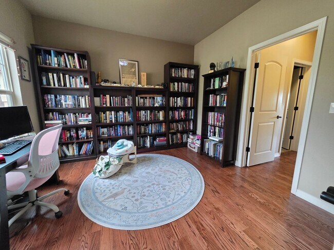 Building Photo - Beautiful 5 Bed 4 Bath Home!!!