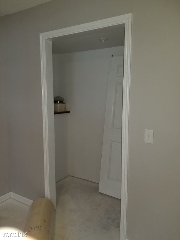 Building Photo - 2 br, 1 bath Apartment - 323 Sawmill Lane #B