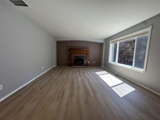 Foto del edificio - 793 NE 61st Ct