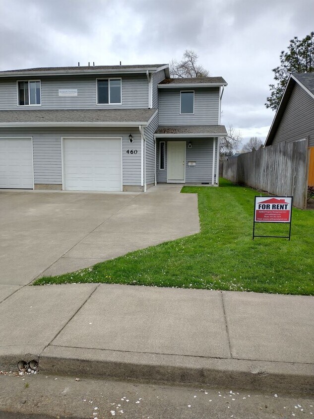 460 Ecols St S, Monmouth, OR 97361 Townhome Rentals in Monmouth OR