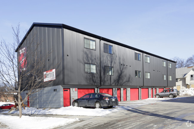 Foto del edificio - Red Door Townhomes - Downtown Moorhead!