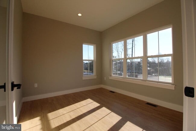 Building Photo - 224 Mill Race Dr