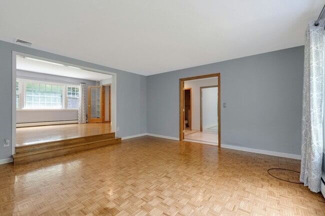 Foto del edificio - 68 Briarwood Ave