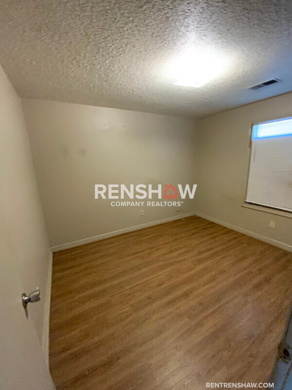 Building Photo - 320 Harton Ave