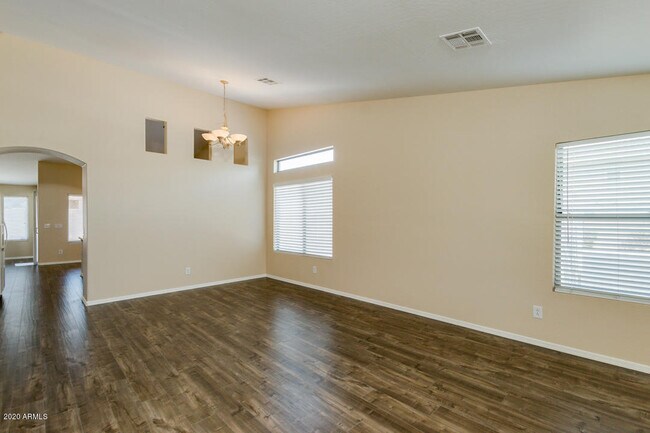 Foto del edificio - 15434 W Cottonwood Cir