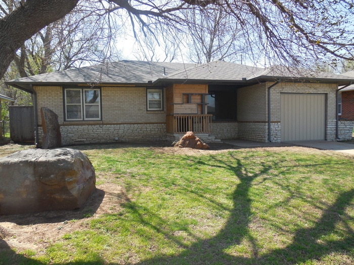 3 BED 1 BATH IN CASADY HEIGHTS ADDITION OF THE VILLAGE - 3 BED 1 BATH IN CASADY HEIGHTS ADDITION OF THE VILLAGE