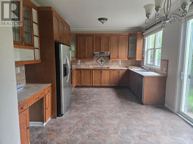 Building Photo - 147 Baggs Crescent