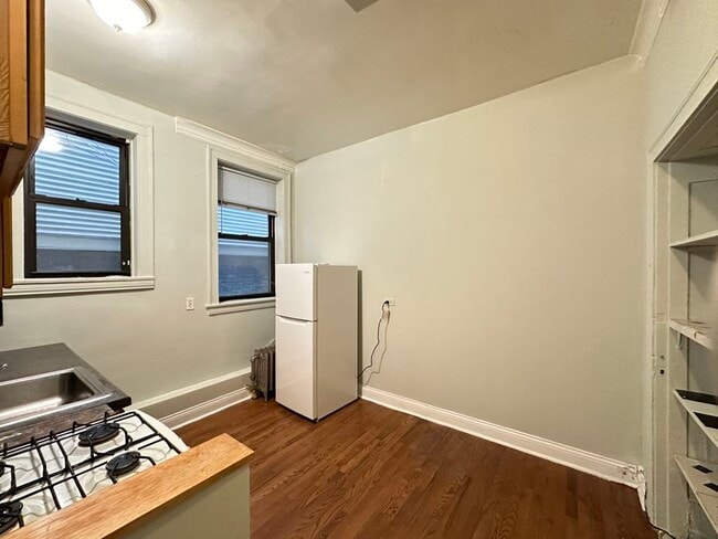 Building Photo - 4646 N Paulina St