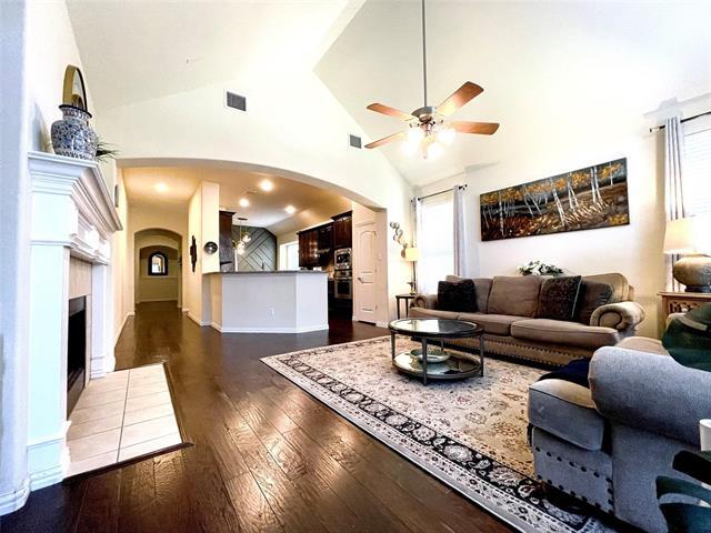 Building Photo - 914 Cougar Dr
