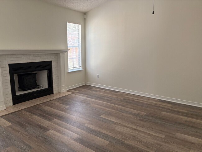 Foto del edificio - 192 Wright Cir