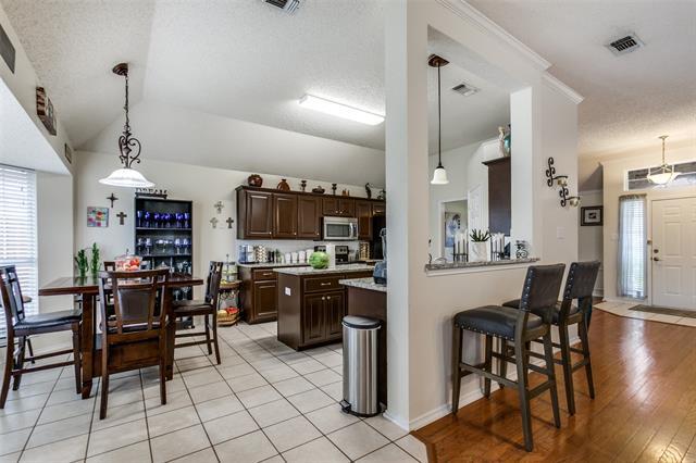 Building Photo - 2306 St Albens Pl