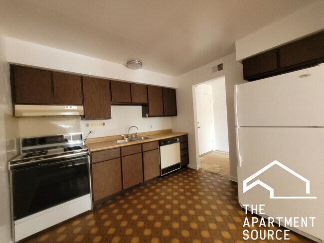 Building Photo - 5000 Carriage Way Dr