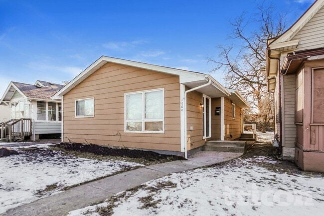 Building Photo - 1000 Concordia Ave