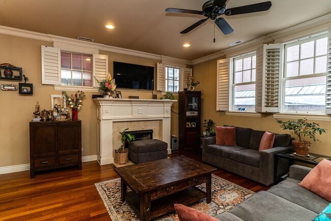Living Room - 1148 W Monroe St