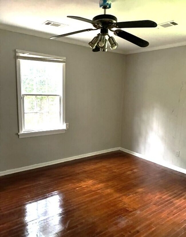 Foto del edificio - 3902 N Linden Dr
