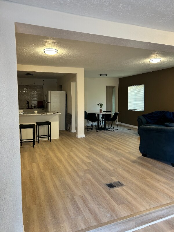 Foto del edificio - 4224 Roma Ave NE