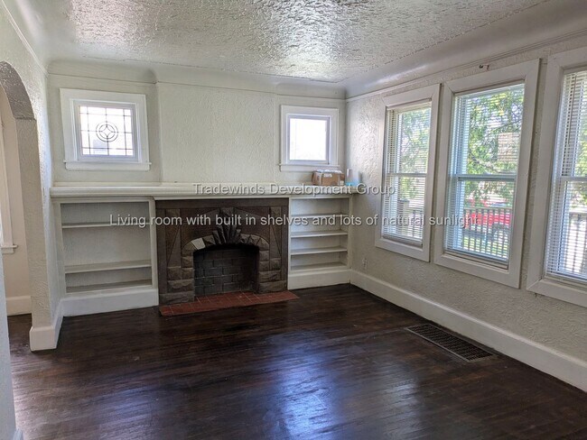 Foto del edificio - 9171 Bishop-4BR Bungalow - Hardwoods/Updated Kitchen - Yorkshire Woods - 48224