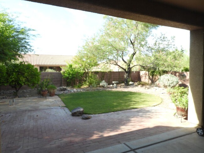Foto del edificio - 4 Bedroom 2 Bath