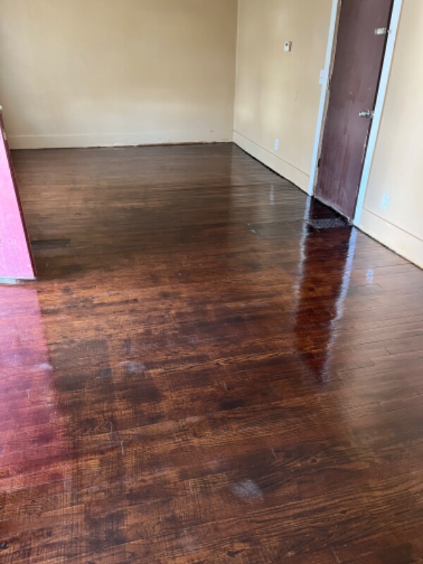 Foto del edificio - 6490 Rosemont Ave